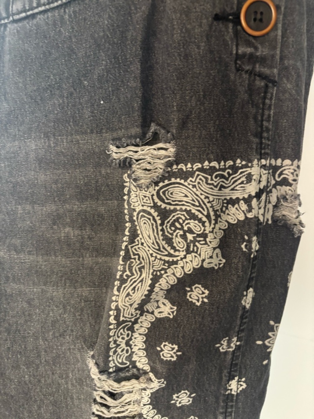 Easel large oversized Distressed Denim Overalls with Bandana Patch, bohemian - Picture 5 of 14
